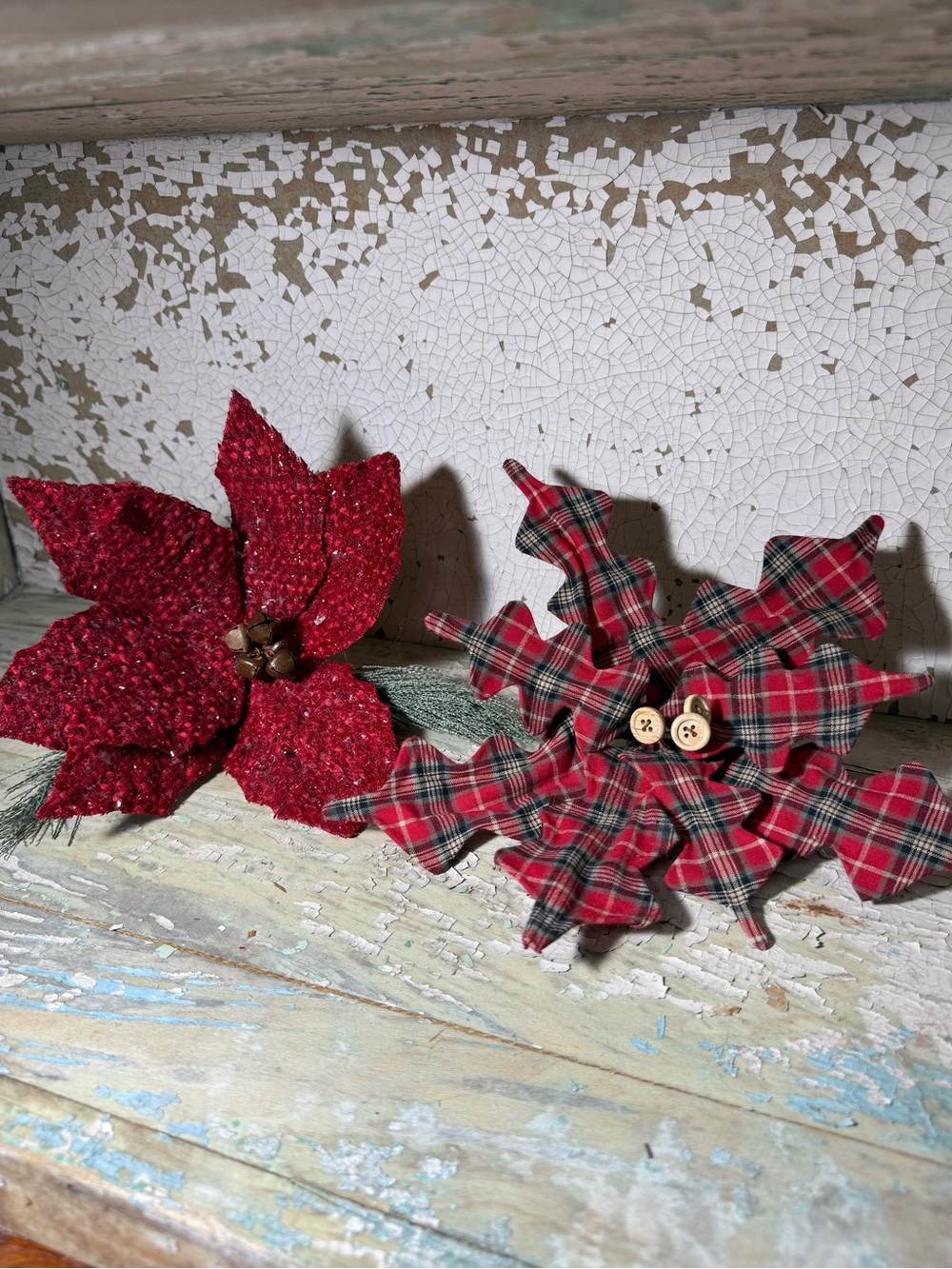 🎄 2 Poinsettia Holiday Floral Accent Set 1 Red Burlap Iced and 1 Plaid